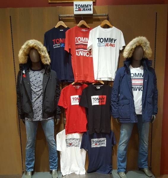 Tee-shirt Tommy Jeans à Nîmes