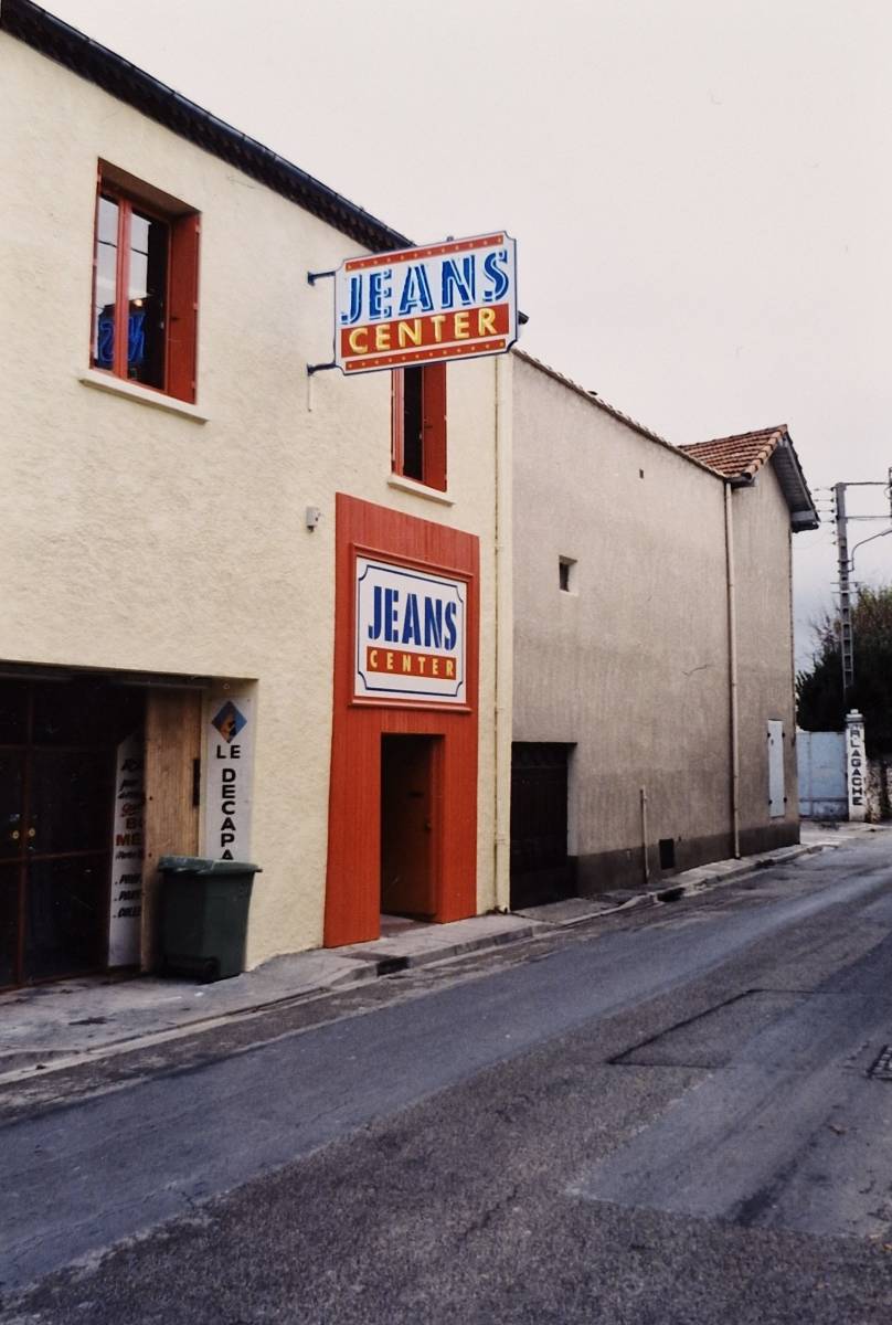 1ere boutique à Rue Tour de l'Evêque 