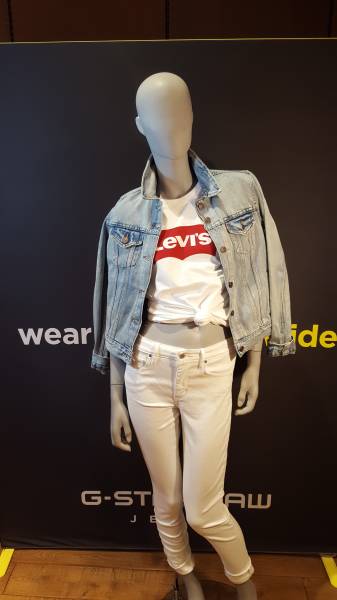 Jean Levi's 712 blanc