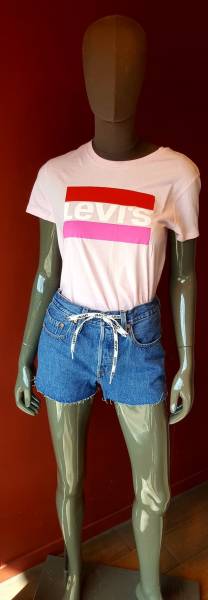 Short Levi's 501 à Nîmes