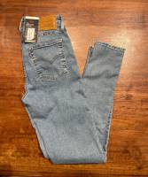 Notre zone d'activité pour ce service Où trouver un magasin de jeans Levi's 501 taille haute pour homme et femme à Nîmes dans le Gard ?